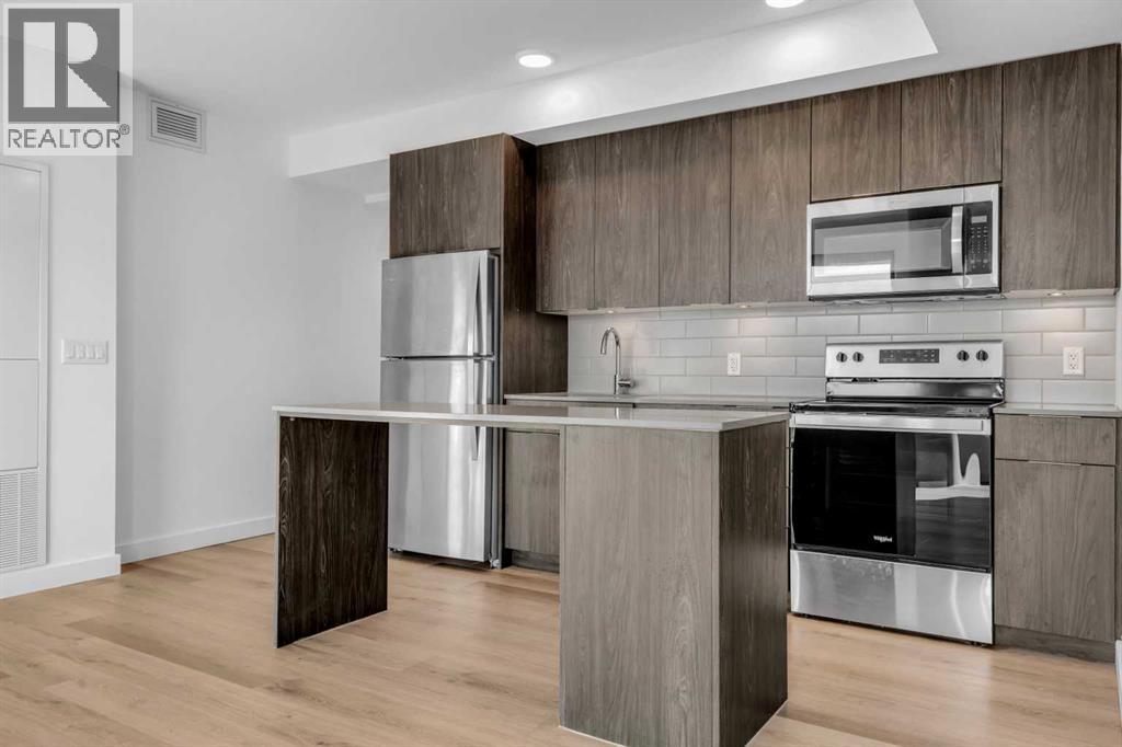 Single Family House for Sale in    Street NE Crescent Heights Calgary 