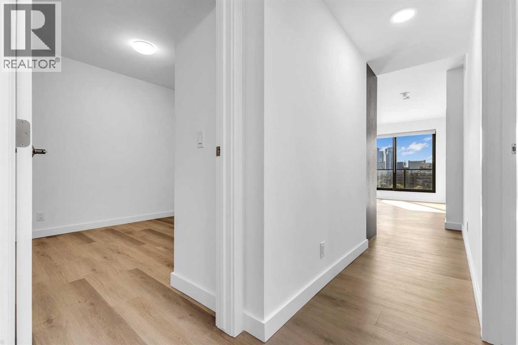 Single Family House for Sale in    Street NE Crescent Heights Calgary 