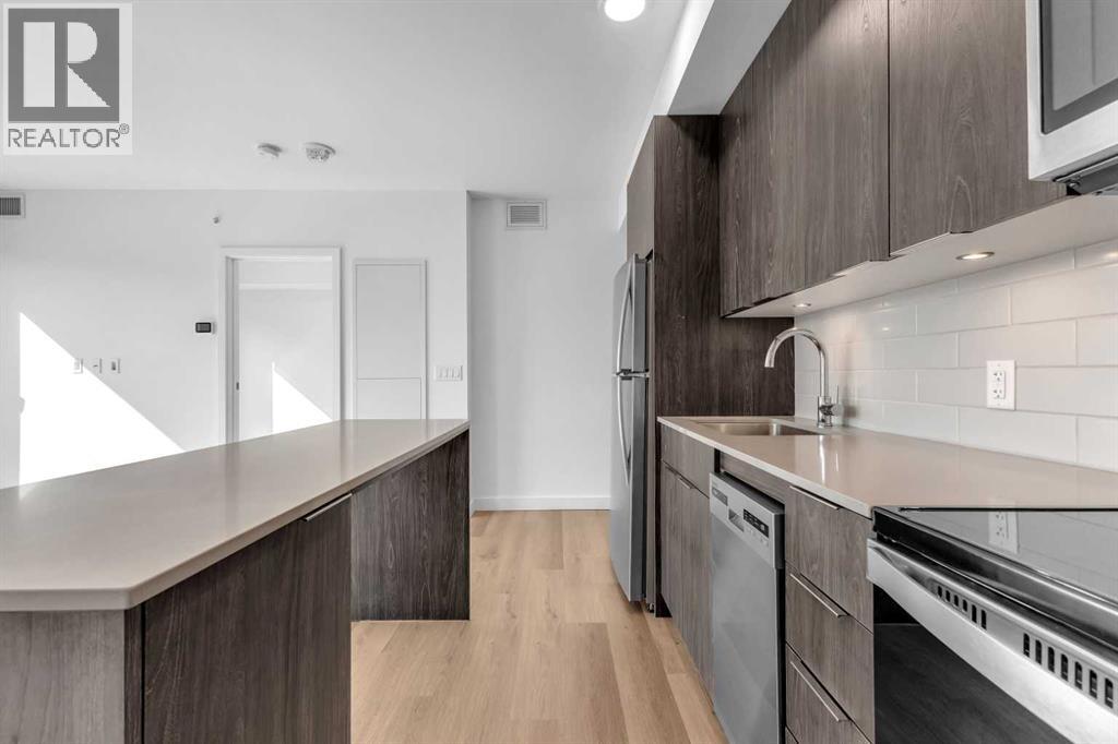 Single Family House for Sale in    Street NE Crescent Heights Calgary 