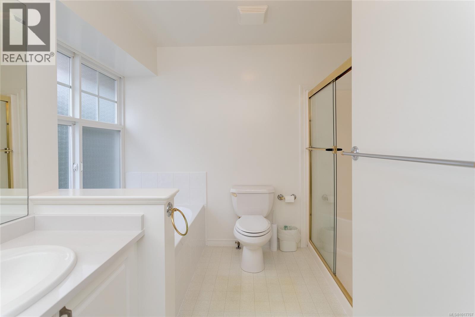 780 Country Club Dr, Cobble Hill