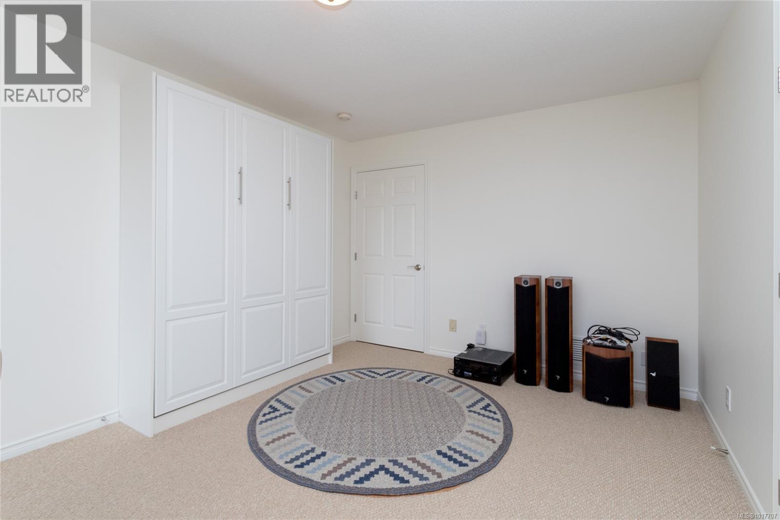 780 Country Club Dr, Cobble Hill