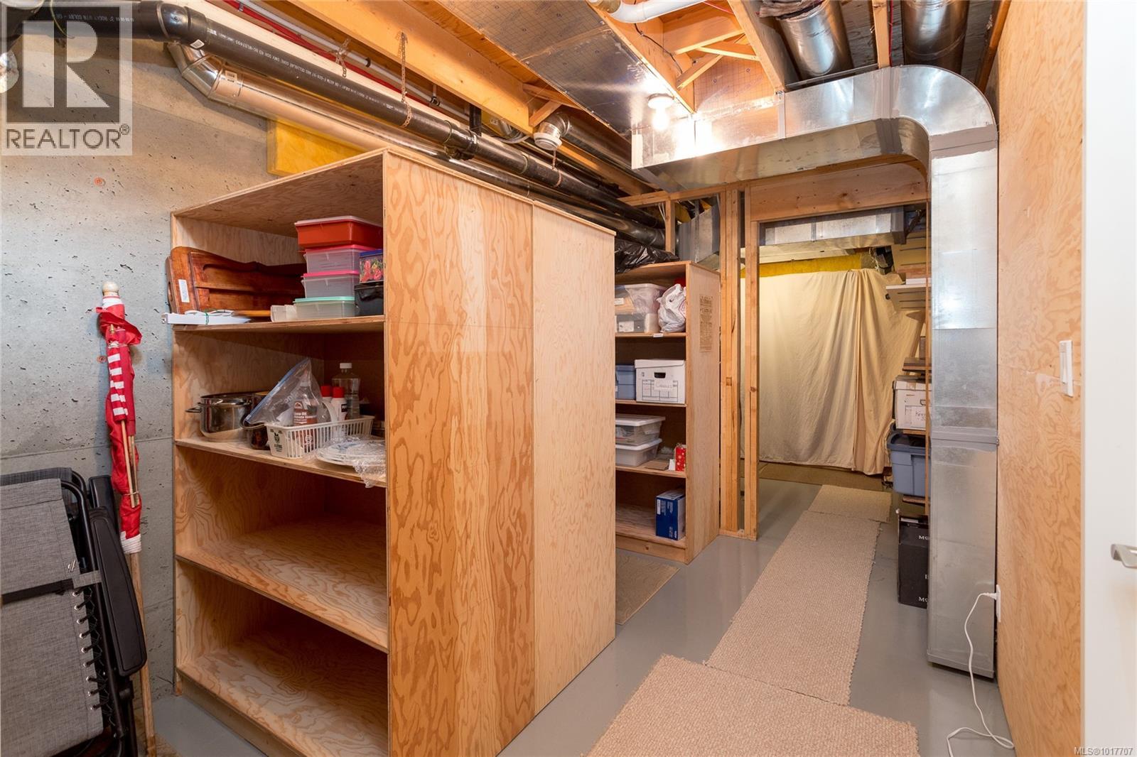 780 Country Club Dr, Cobble Hill