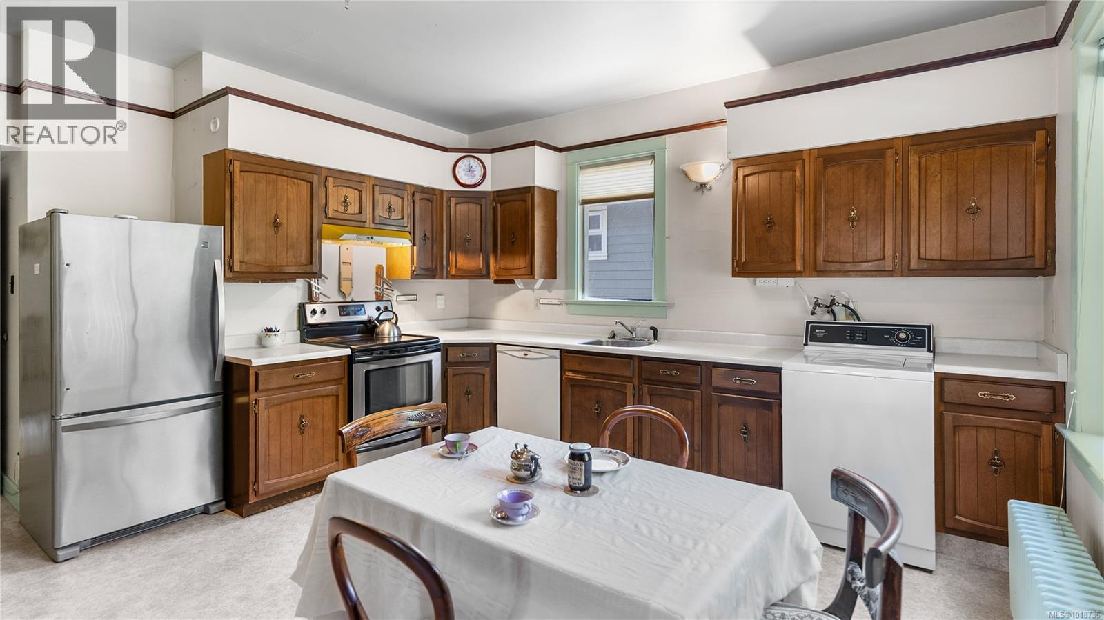  1296 Richardson Street, Victoria