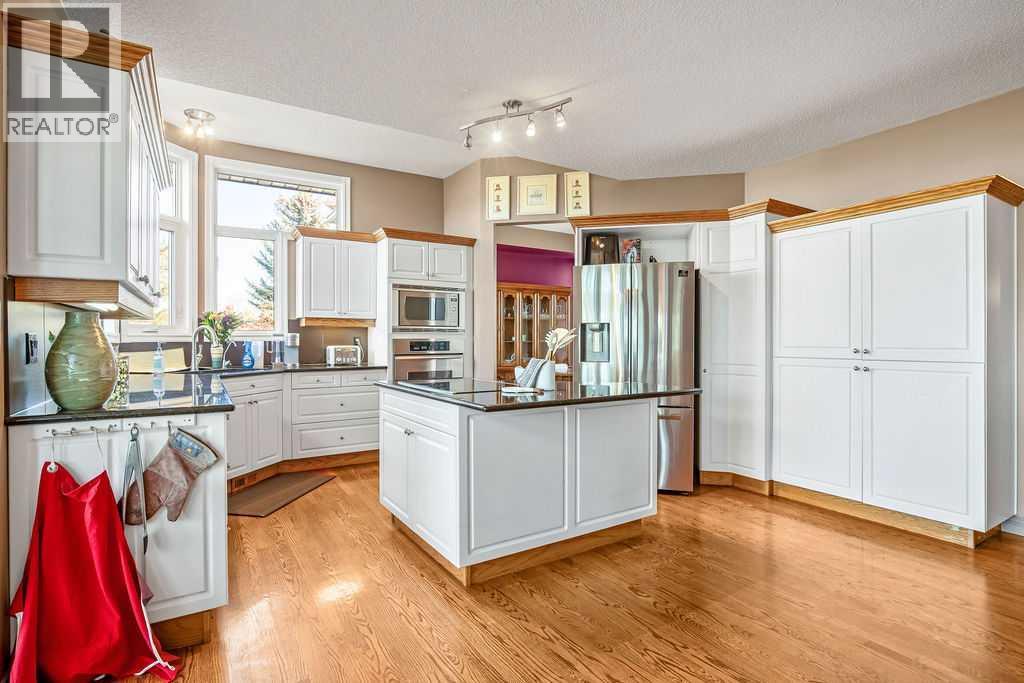 Single Family House for Sale in  Douglas Woods Grove SE Douglasdale/Glen Calgary 