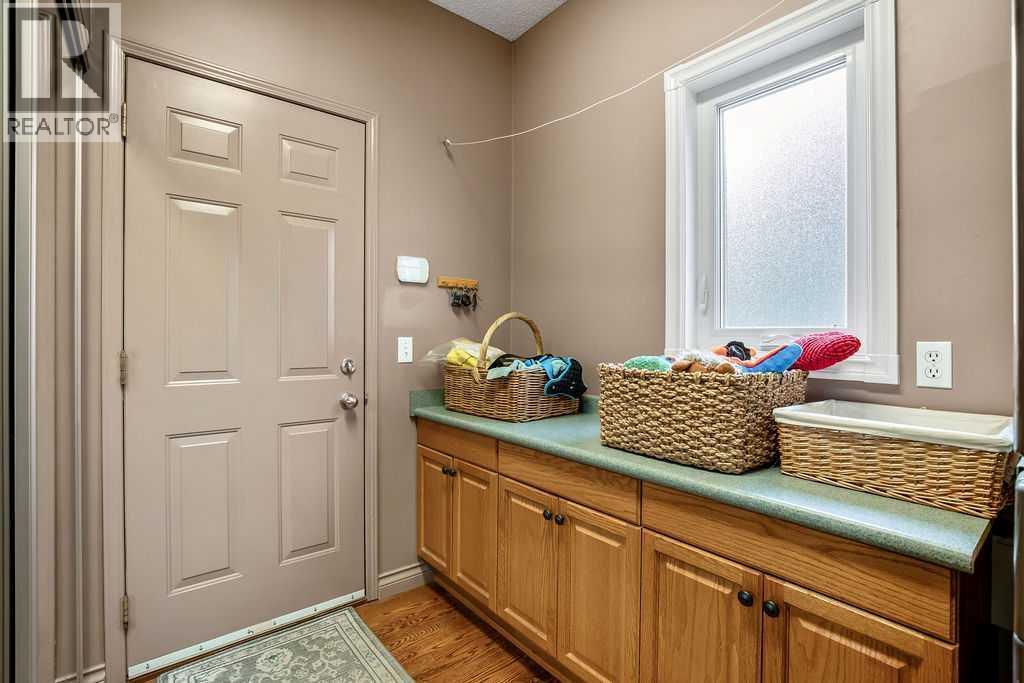 Single Family House for Sale in  Douglas Woods Grove SE Douglasdale/Glen Calgary 