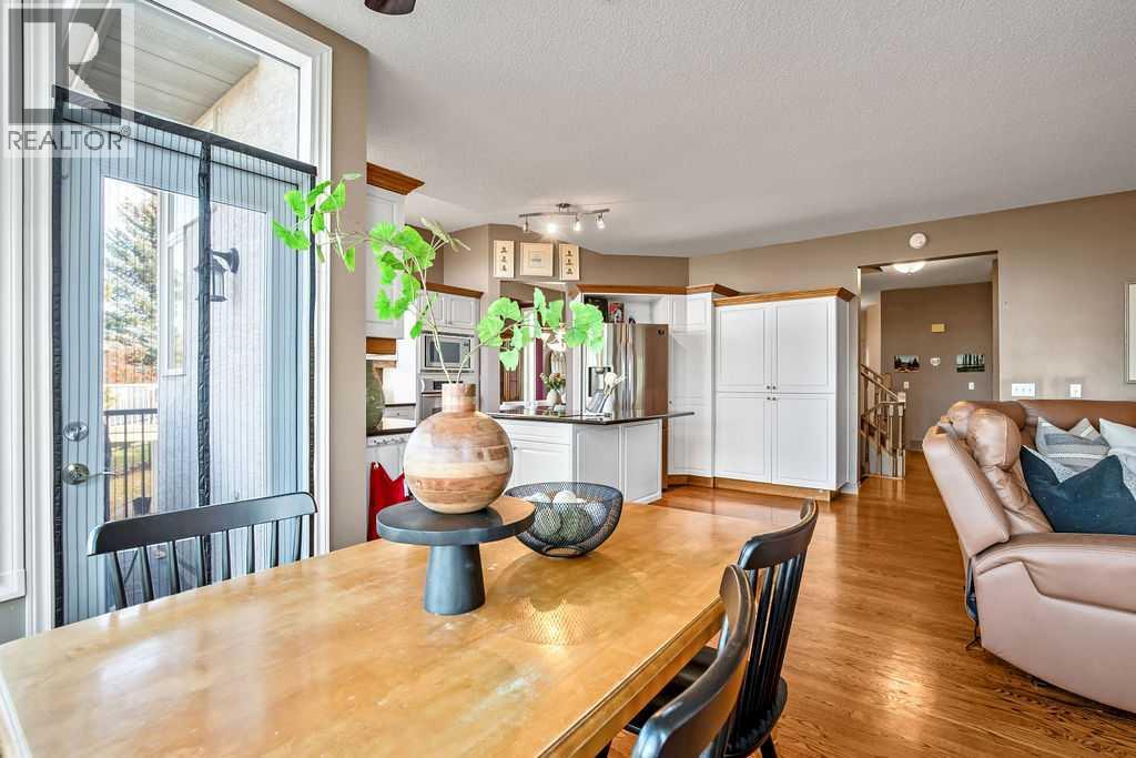 Single Family House for Sale in  Douglas Woods Grove SE Douglasdale/Glen Calgary 