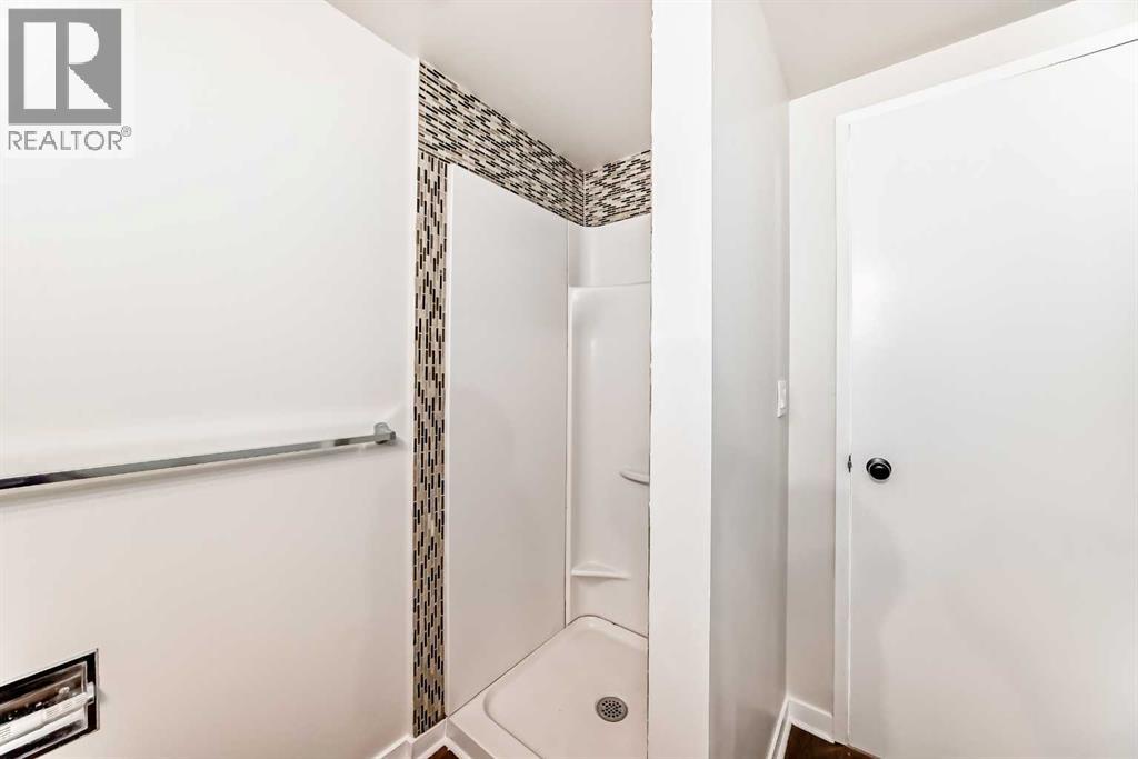 Single Family House 4 Level for Sale in   Street NW Dalhousie Calgary 