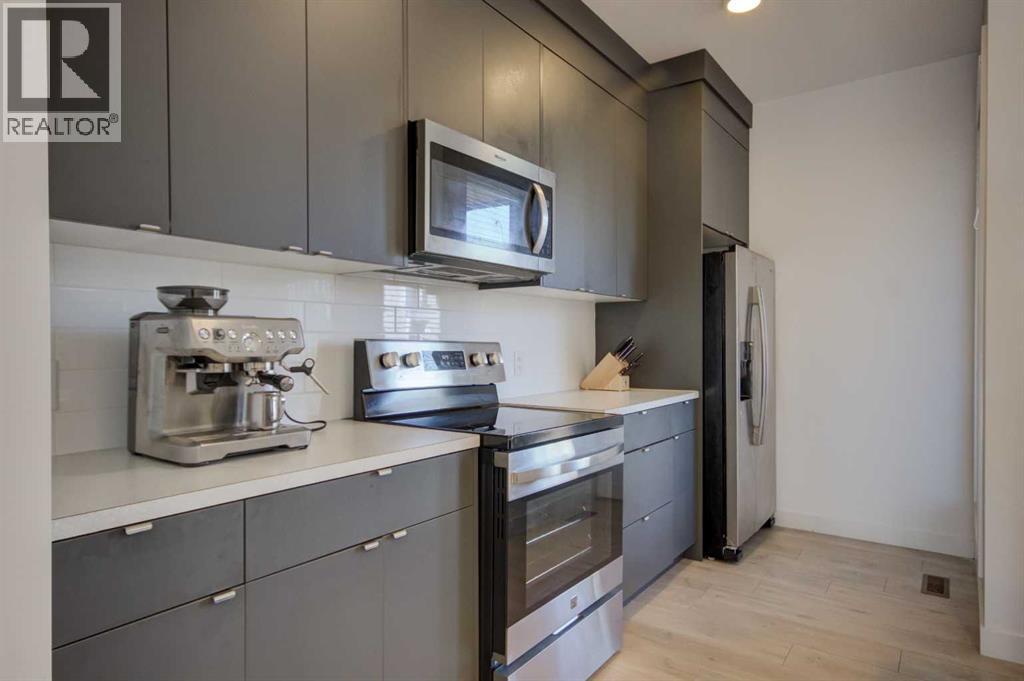 Single Family House for Sale in   Avenue NW Bowness Calgary 