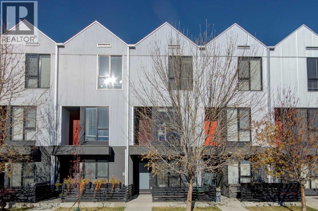 Single Family House for Sale in   Avenue NW Bowness Calgary 