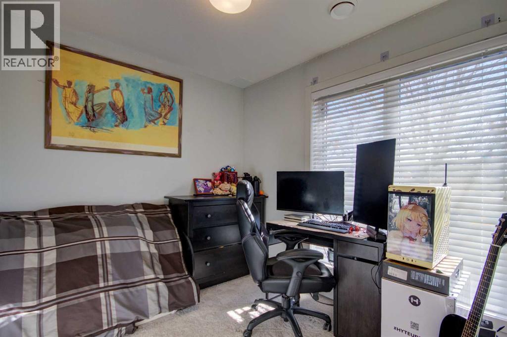 Single Family House for Sale in   Avenue NW Bowness Calgary 