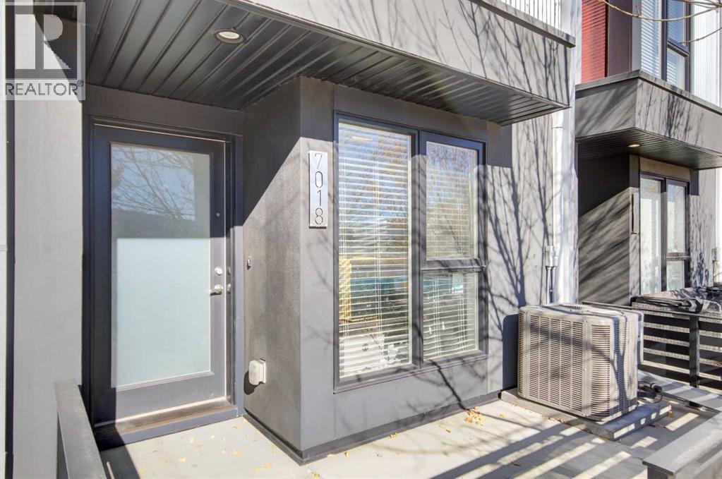 Single Family House for Sale in   Avenue NW Bowness Calgary 