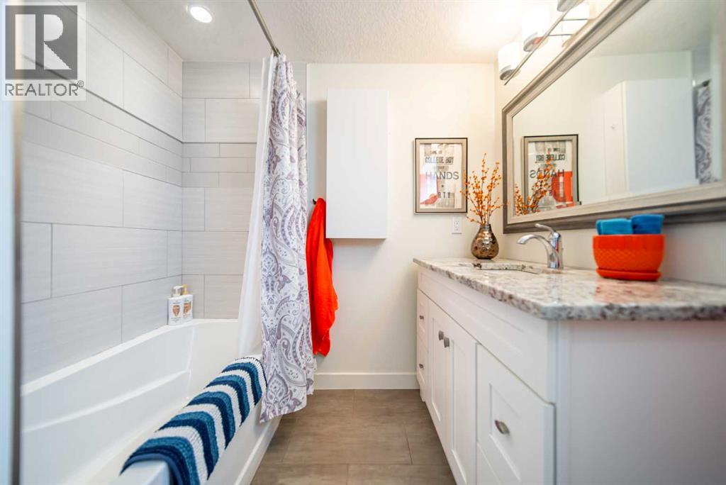 Single Family House Bungalow for Sale in   Avenue SW Glendale Calgary 