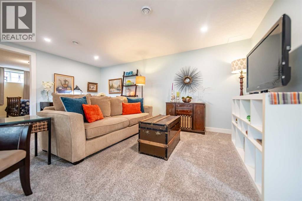 Single Family House Bungalow for Sale in   Avenue SW Glendale Calgary 