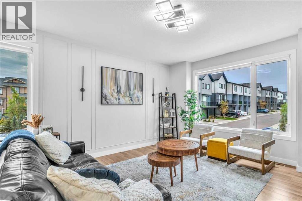 Single Family House for Sale in  Evanscrest Square NW Evanston Calgary 