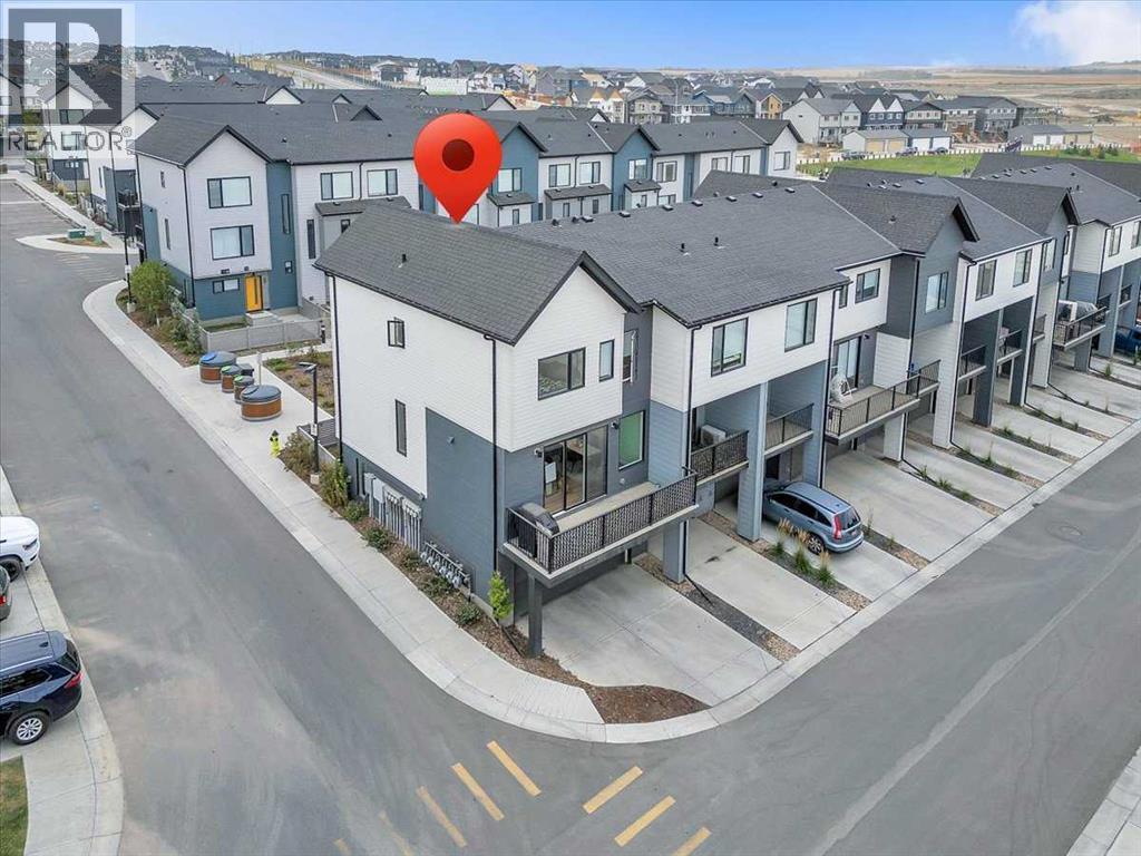 Single Family House for Sale in  Evanscrest Square NW Evanston Calgary 