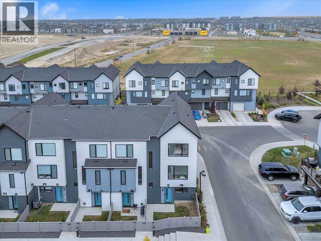 Single Family House for Sale in  Evanscrest Square NW Evanston Calgary 