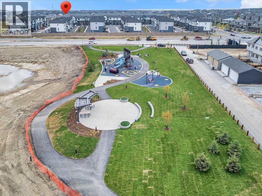 Single Family House for Sale in  Evanscrest Square NW Evanston Calgary 