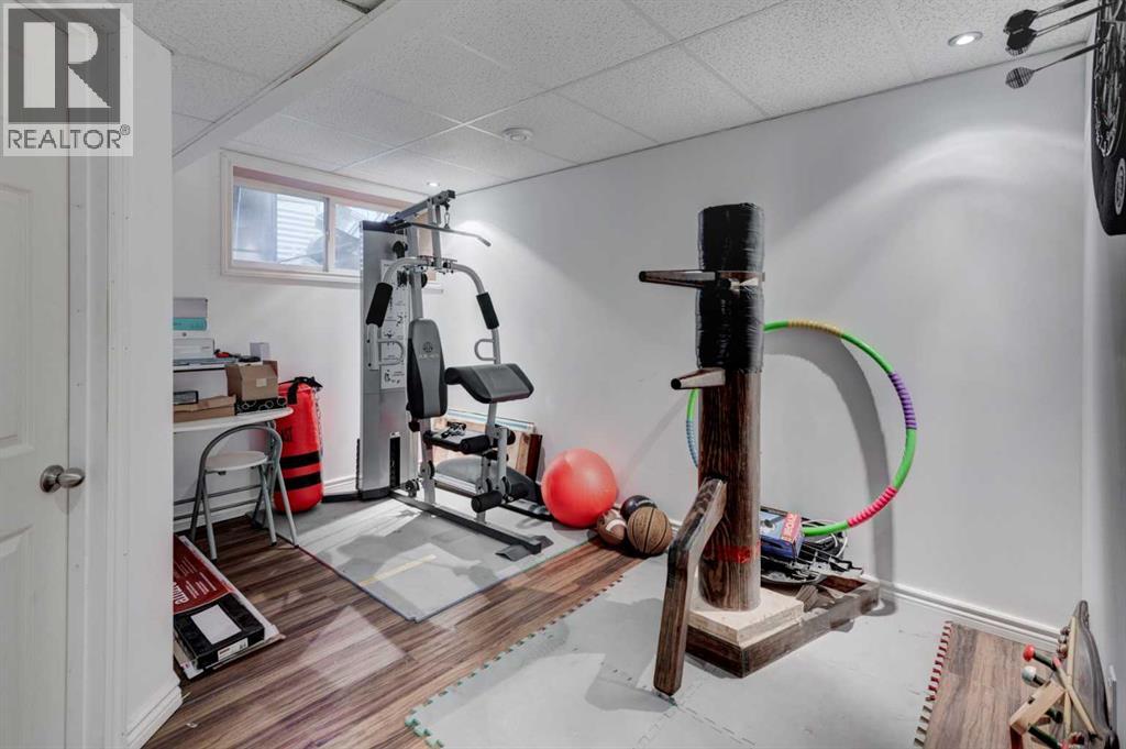 Single Family House for Sale in  Everoak Gardens SW Evergreen Calgary 