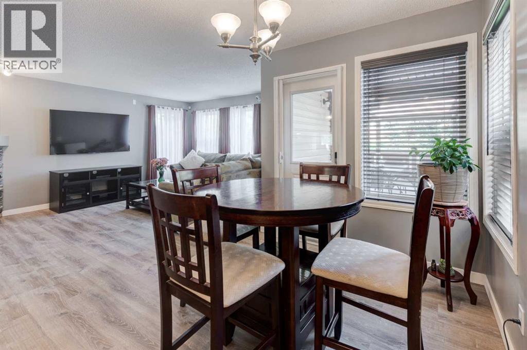 Single Family House for Sale in  Everoak Gardens SW Evergreen Calgary 