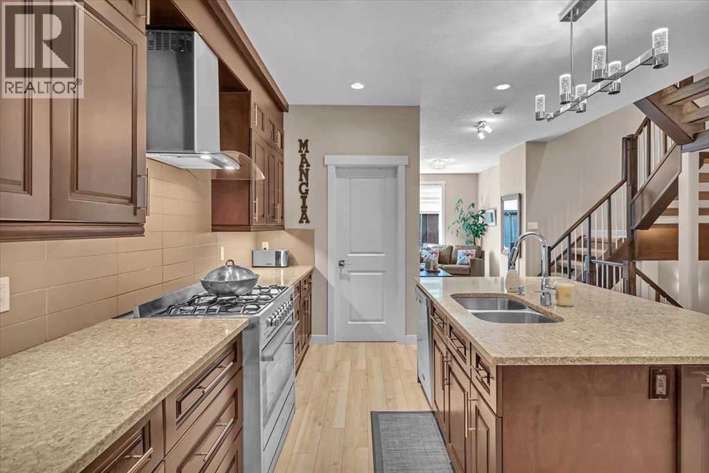 Single Family House for Sale in   Avenue NW Tuxedo Park Calgary 