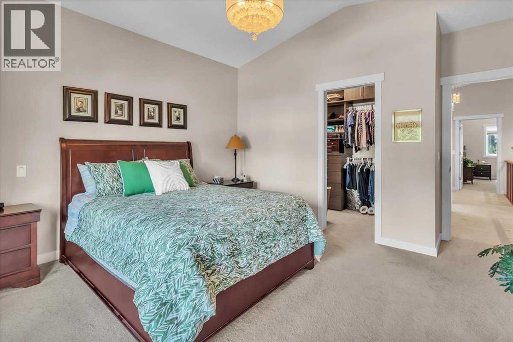 Single Family House for Sale in   Avenue NW Tuxedo Park Calgary 