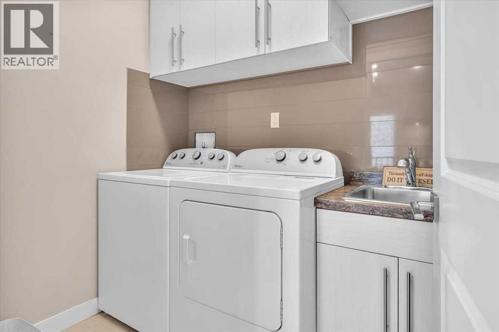 Single Family House for Sale in   Avenue NW Tuxedo Park Calgary 