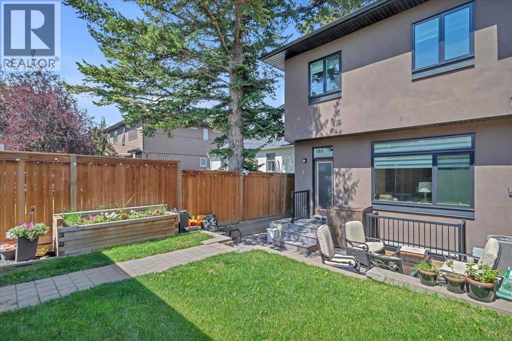 Single Family House for Sale in   Avenue NW Tuxedo Park Calgary 