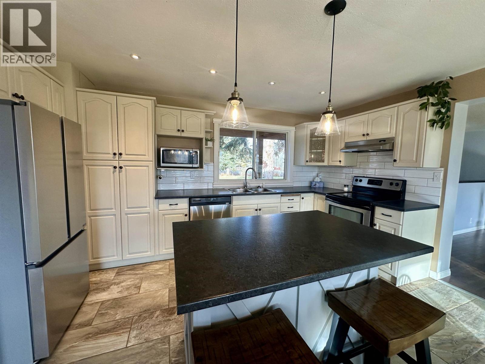 366 NORTHSIDE ROAD, Vanderhoof