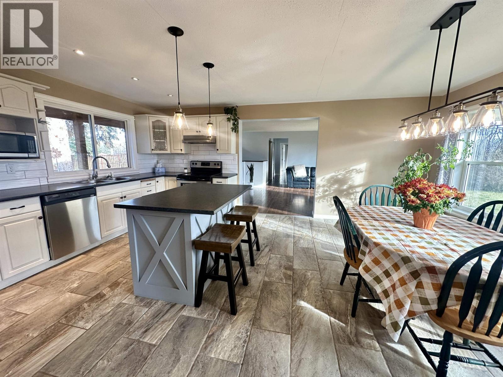 366 NORTHSIDE ROAD, Vanderhoof