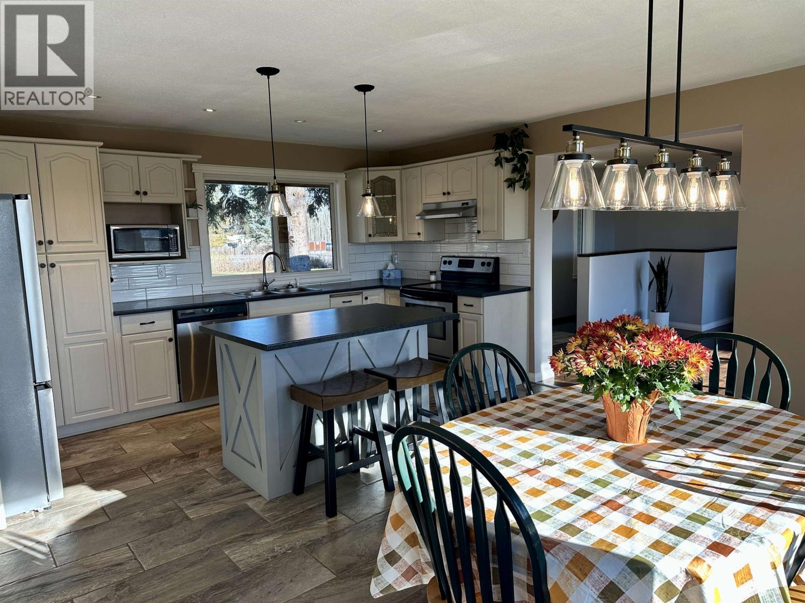 366 NORTHSIDE ROAD, Vanderhoof