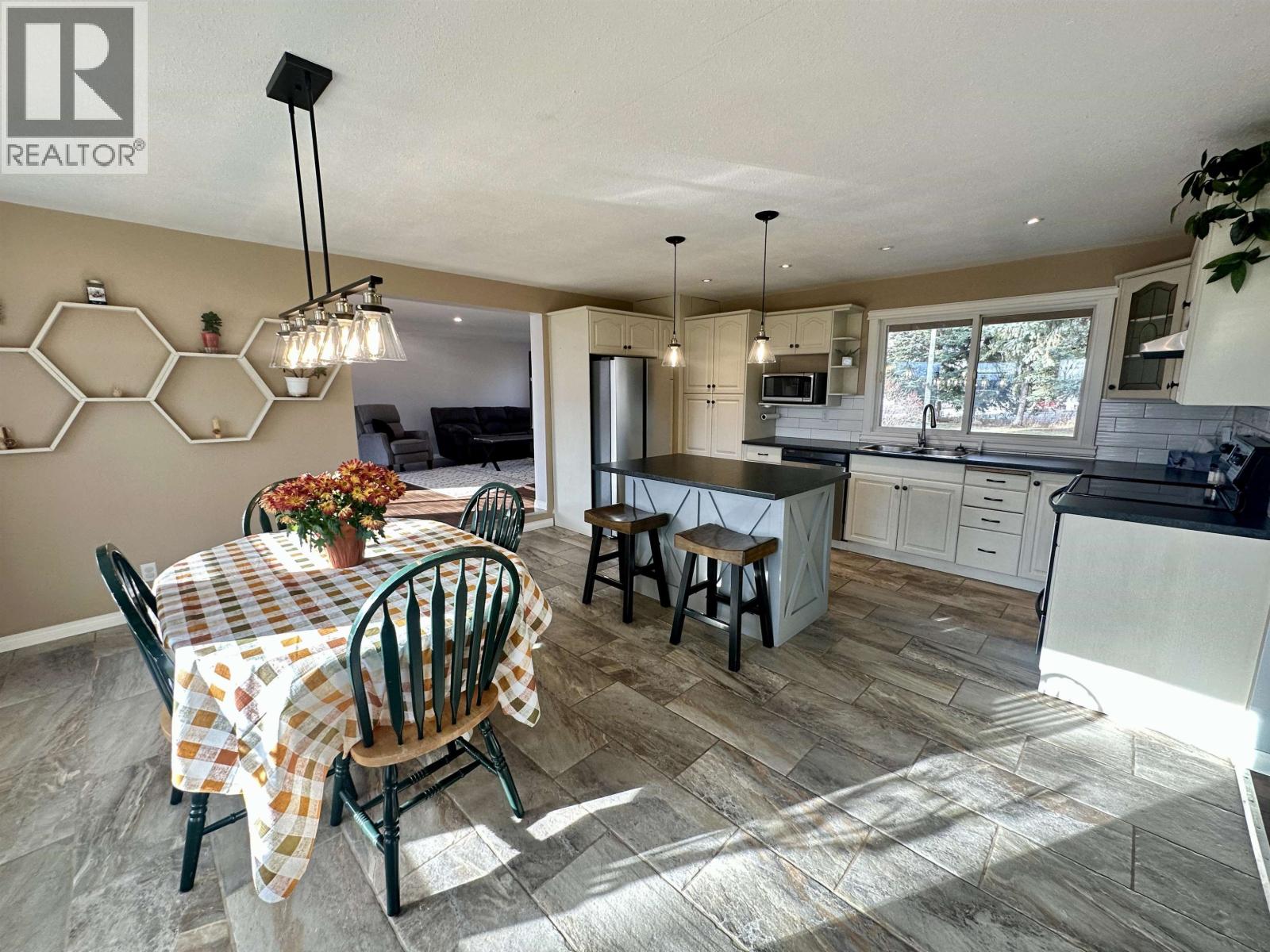 366 NORTHSIDE ROAD, Vanderhoof