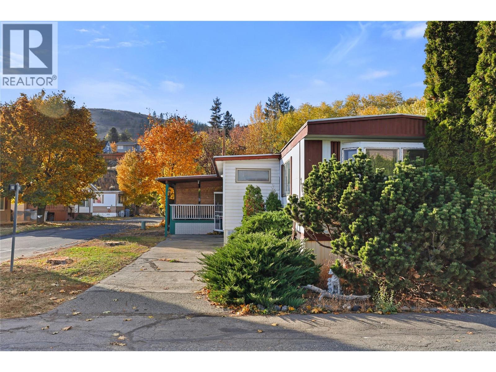 #202 2400 OAKDALE WAY - 22