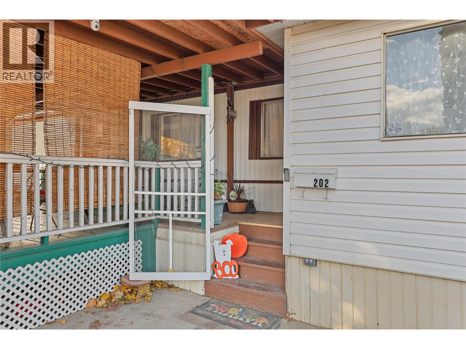 #202 2400 OAKDALE WAY - 17