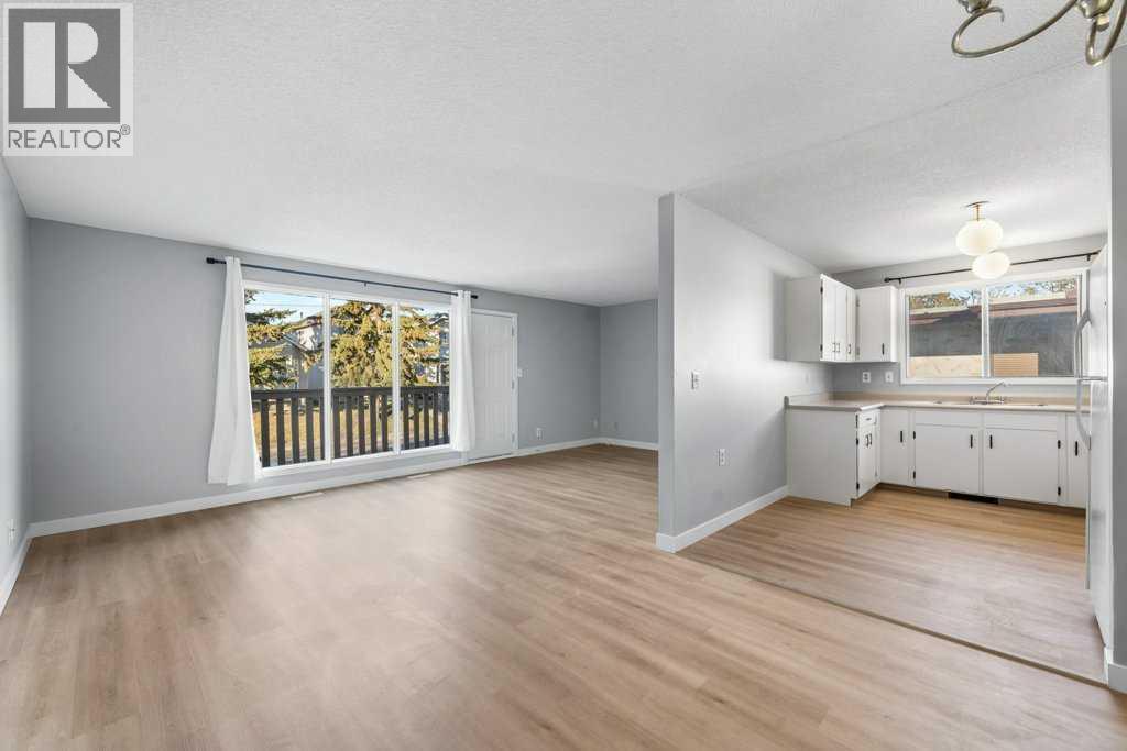 Multi-family House Bi-level for Sale in  Dovercliffe Way SE Dover Calgary 