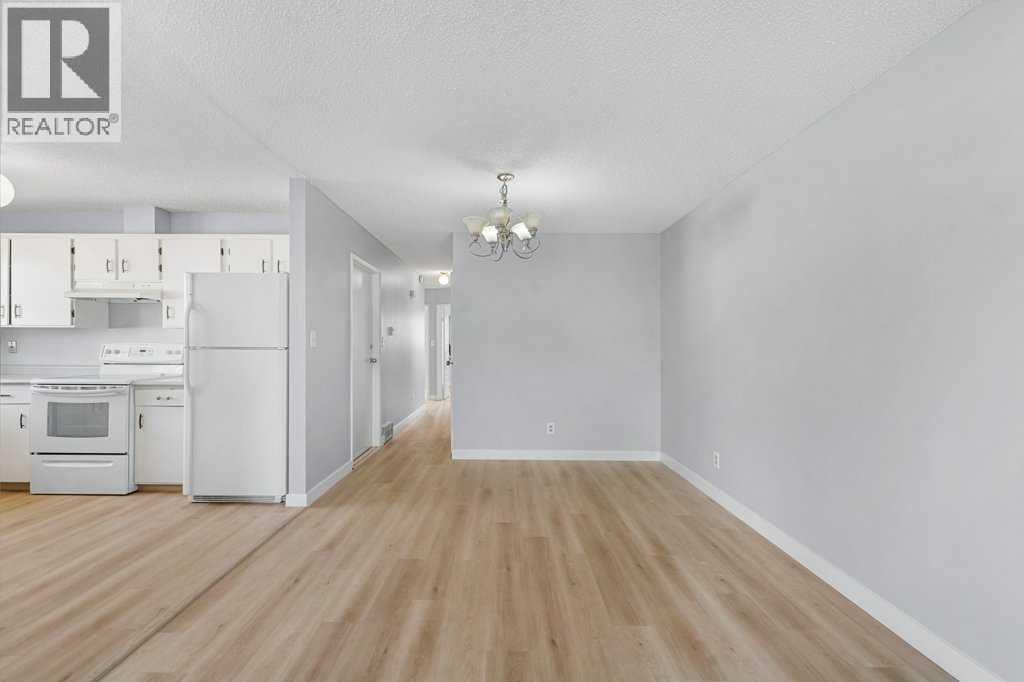 Multi-family House Bi-level for Sale in  Dovercliffe Way SE Dover Calgary 