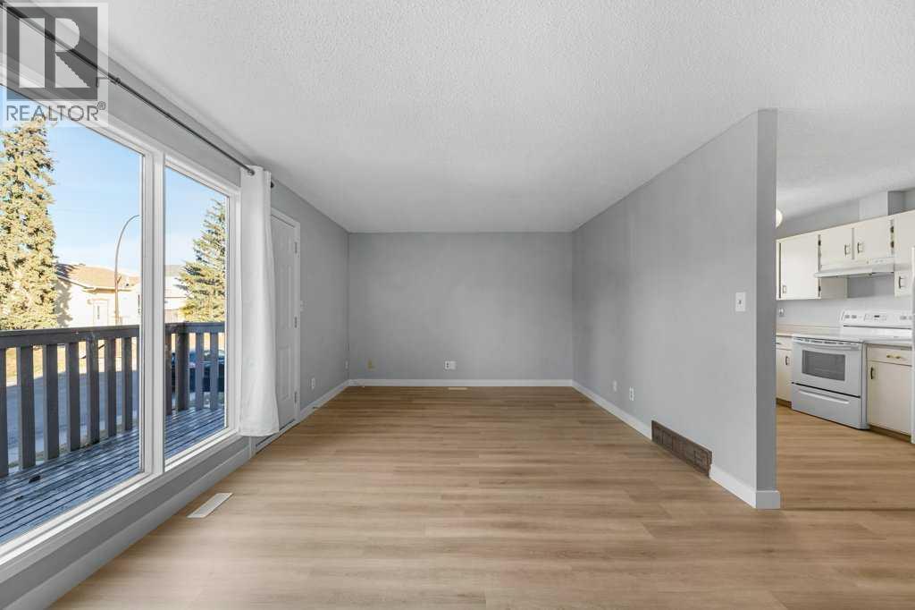 Multi-family House Bi-level for Sale in  Dovercliffe Way SE Dover Calgary 