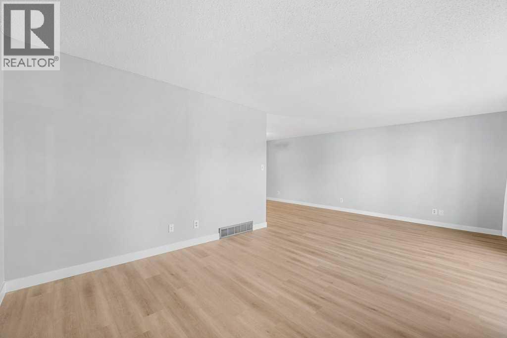 Multi-family House Bi-level for Sale in  Dovercliffe Way SE Dover Calgary 