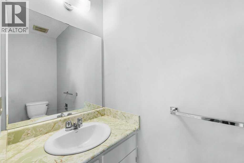 Multi-family House Bi-level for Sale in  Dovercliffe Way SE Dover Calgary 