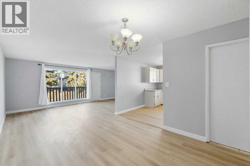 Multi-family House Bi-level for Sale in  Dovercliffe Way SE Dover Calgary 
