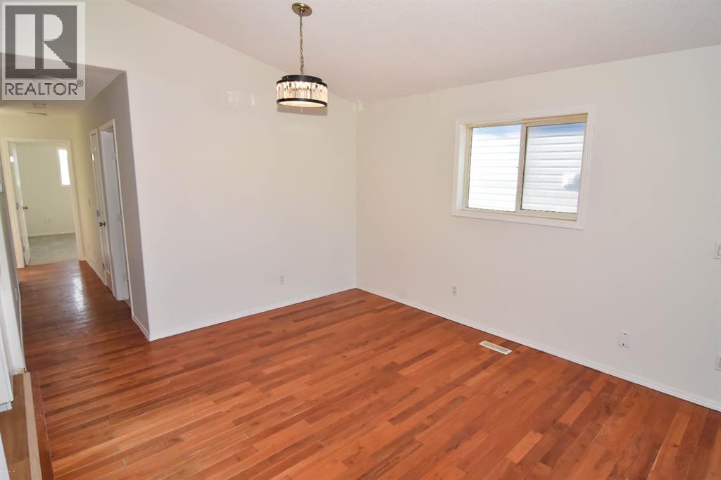 Single Family House Bi-level for Sale in  Tarawood Close NE Taradale Calgary 