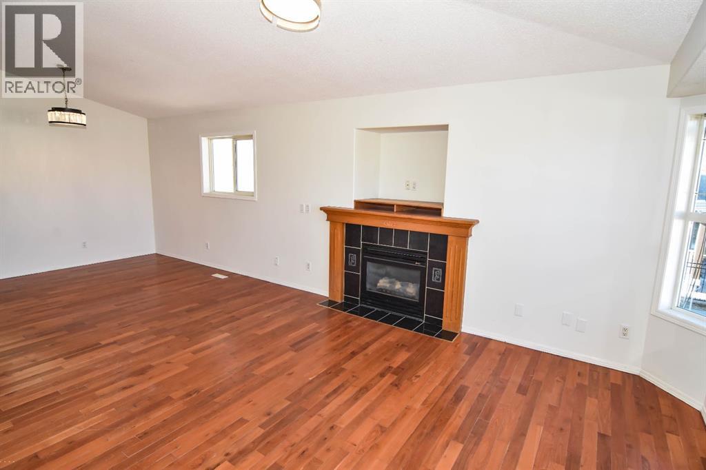 Single Family House Bi-level for Sale in  Tarawood Close NE Taradale Calgary 