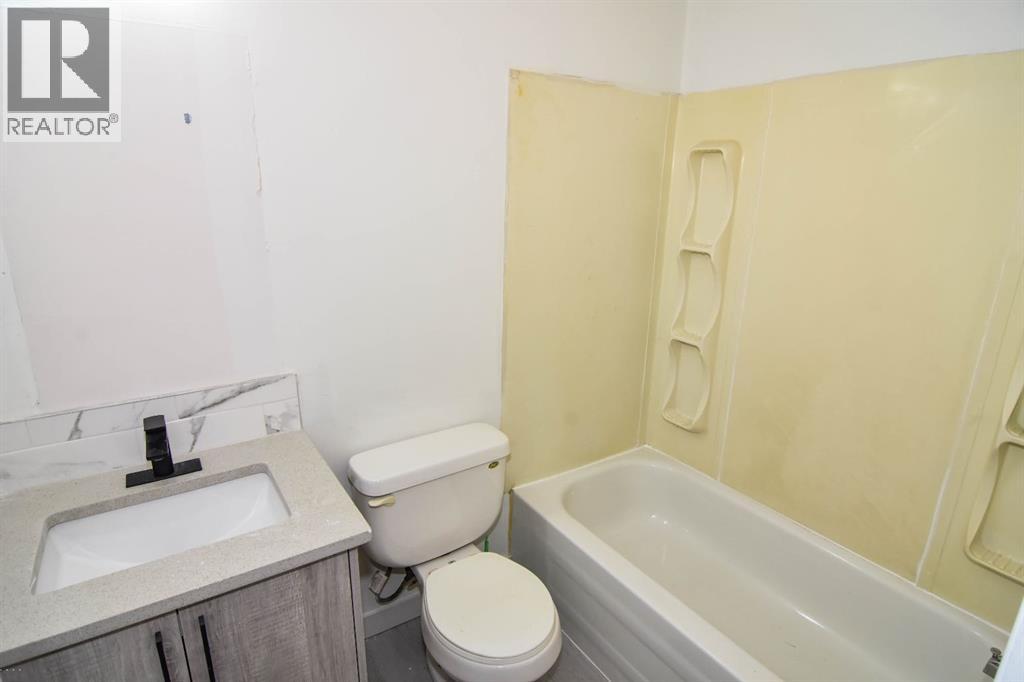 Single Family House Bi-level for Sale in  Tarawood Close NE Taradale Calgary 