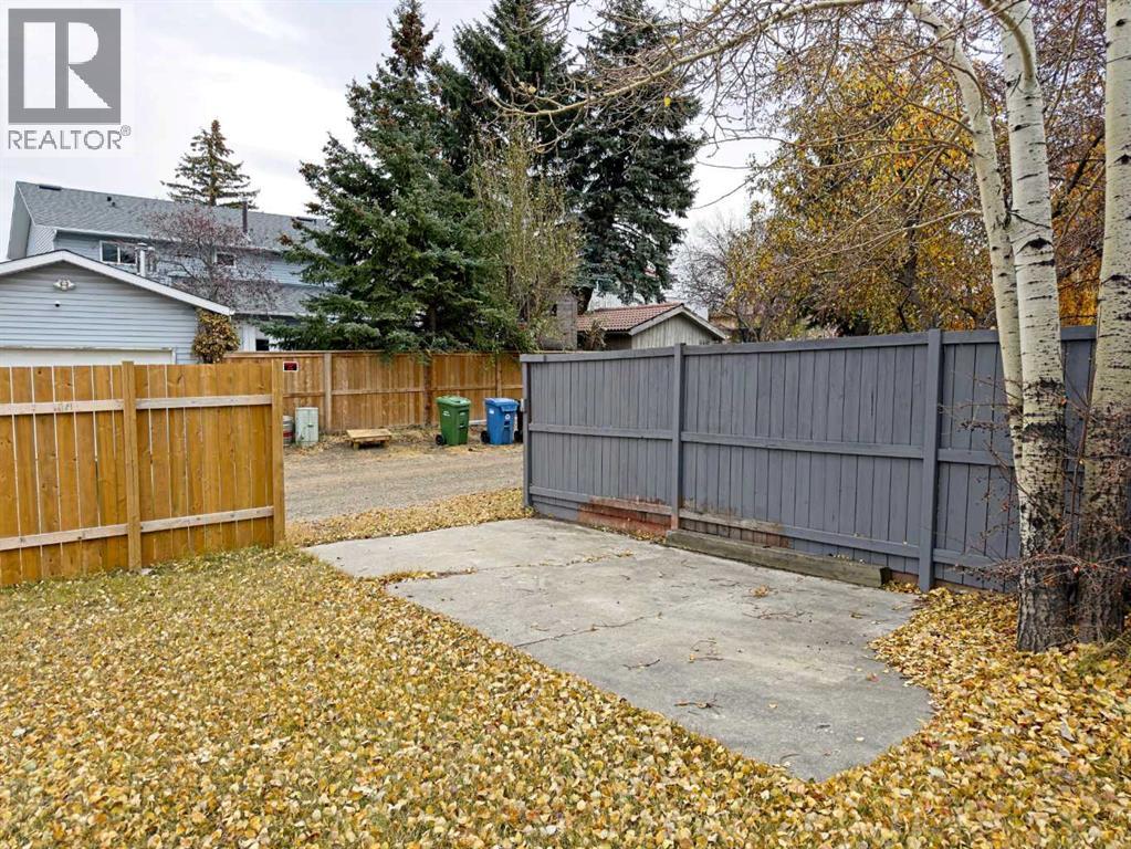 Single Family House Bi-level for Sale in   Street NW Silver Springs Calgary 
