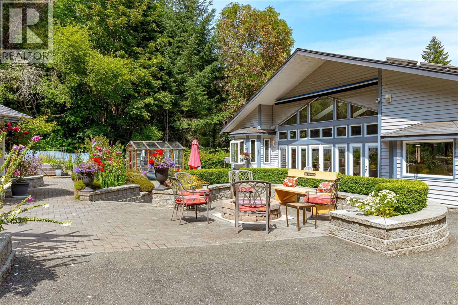  11376 Osprey Place, North Saanich