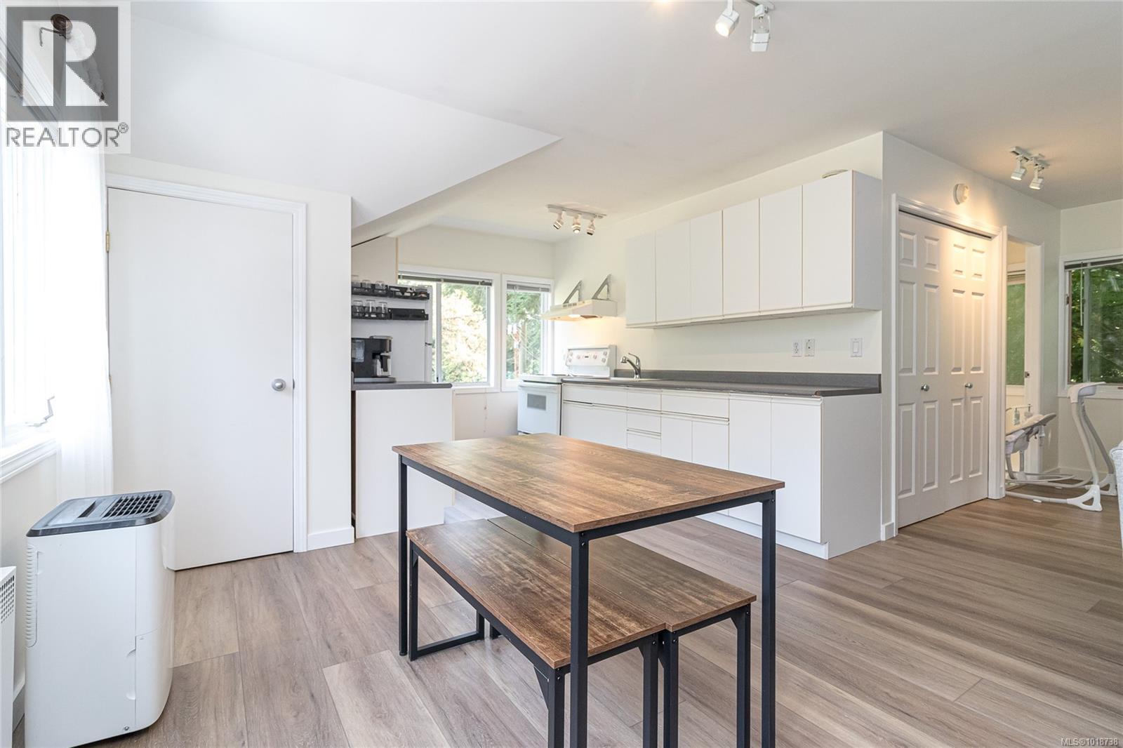  11376 Osprey Place, North Saanich