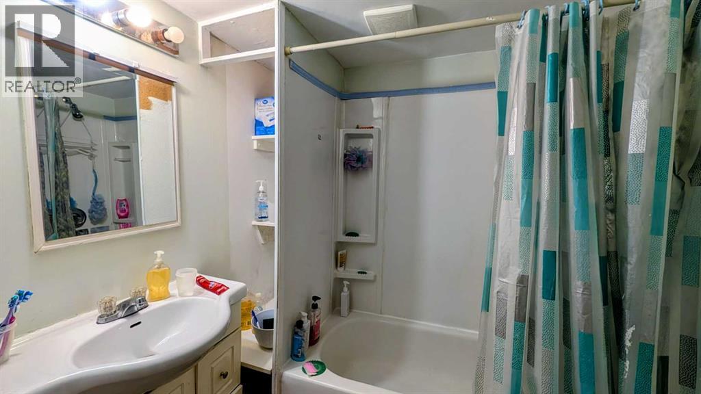 Single Family House Bungalow for Sale in  Pinehill Road NE Pineridge Calgary 