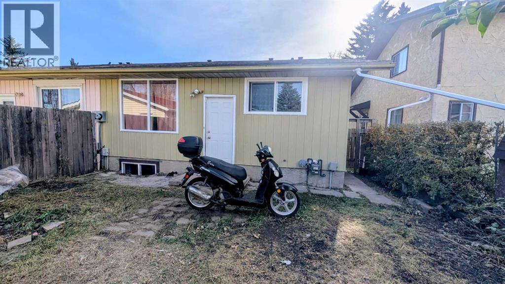 Single Family House Bungalow for Sale in  Pinehill Road NE Pineridge Calgary 