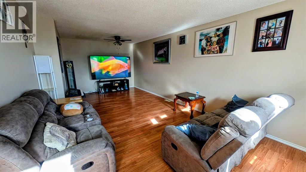 Single Family House Bungalow for Sale in  Pinehill Road NE Pineridge Calgary 