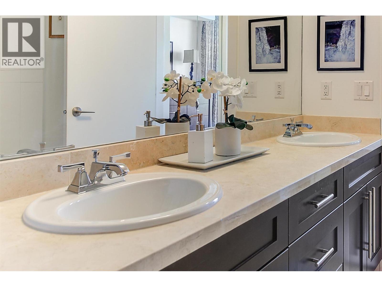 2408 1075 Sunset Drive, Kelowna