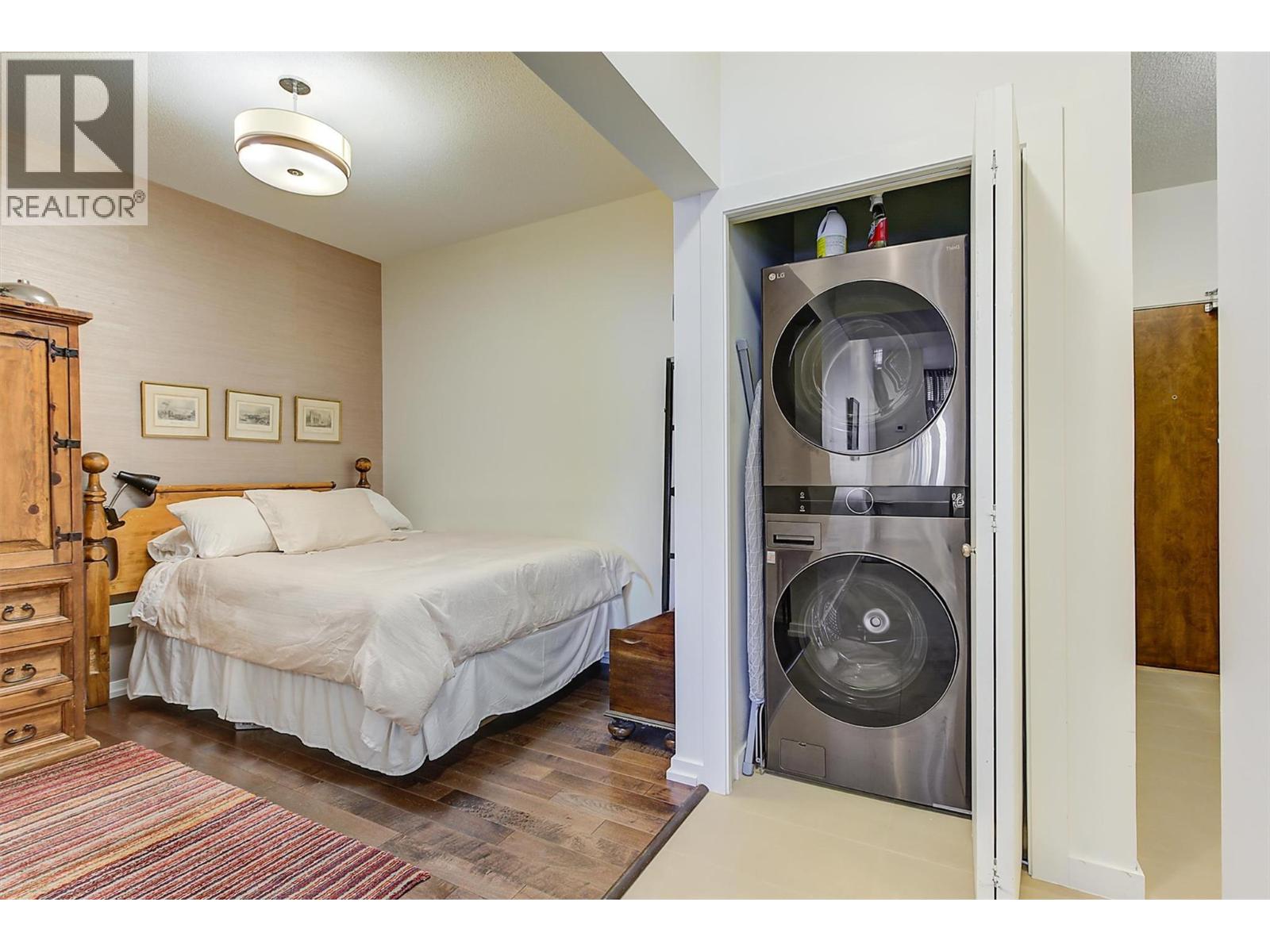 2408 1075 Sunset Drive, Kelowna